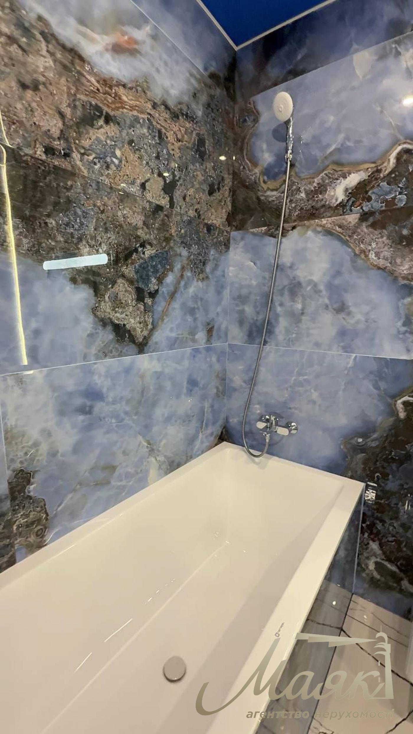 Sale of a 2k apartment in the Respublika residential complex with renovation