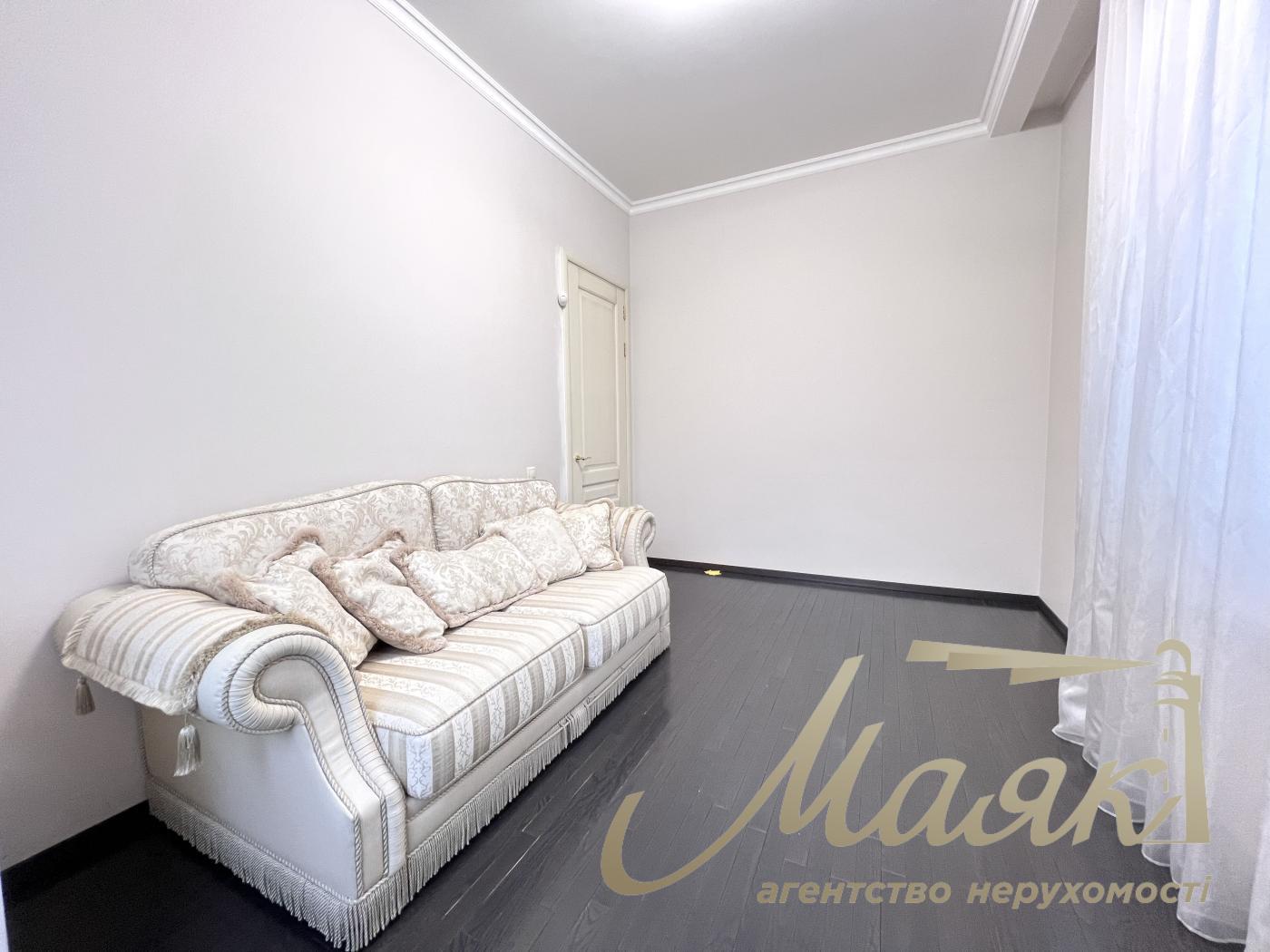 Rent 2-storey house 240m2, Goloseevsky district, Chapaevka.