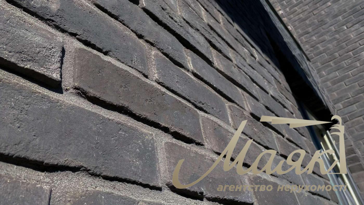 Продажа дома 250м2 с жилым подвалом в Соломенском районе ул. Березова