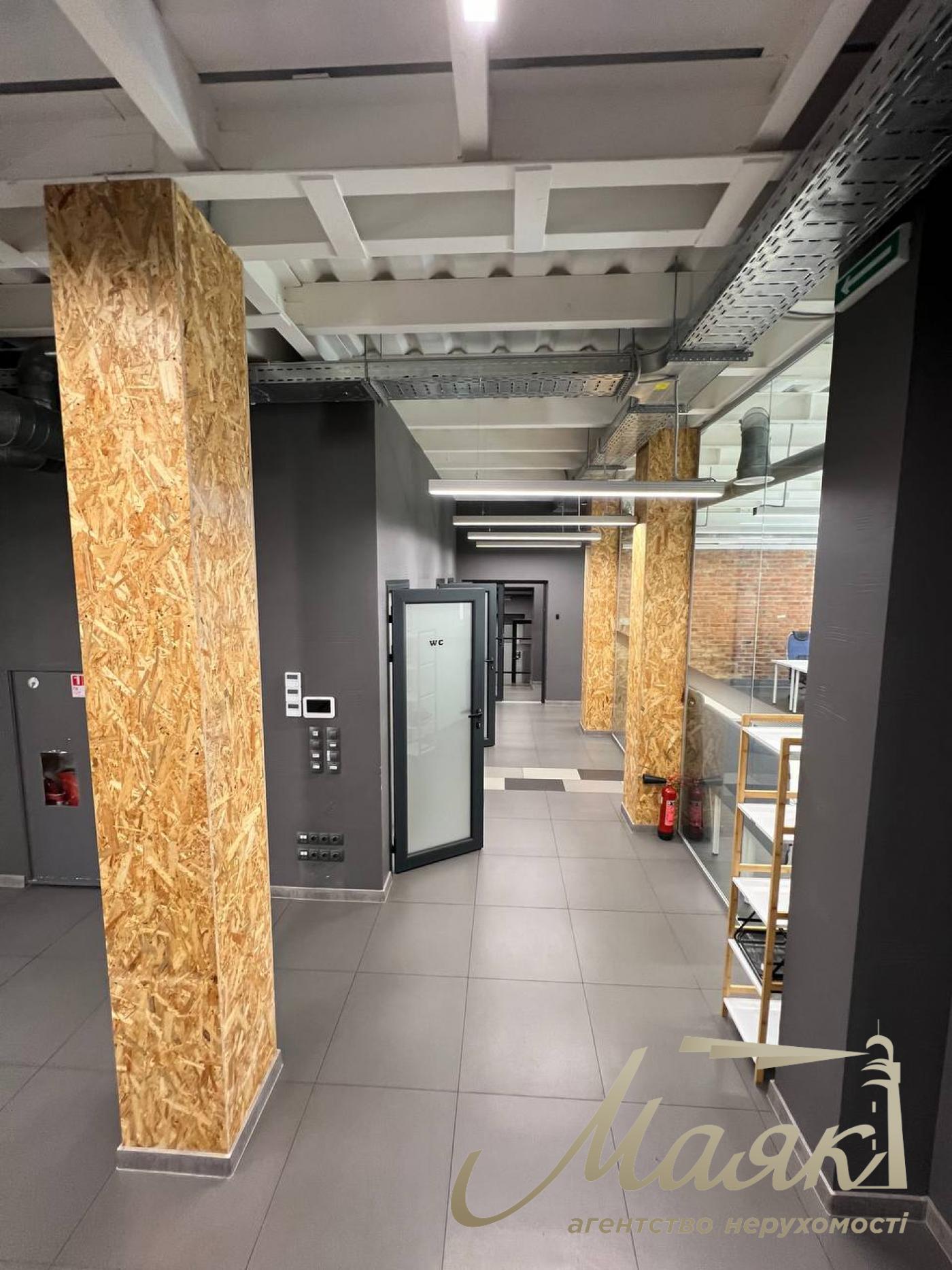 Оренда мебльованого офісу 330м2 на Львоській площі