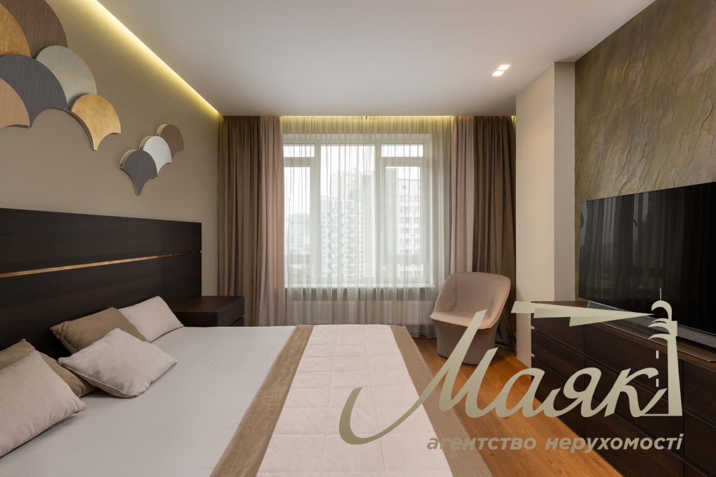 Продажа видовой однокомнатной квартиры,92 м2 в ЖК Бульвар Фонтанов Саперное Поле Печерск