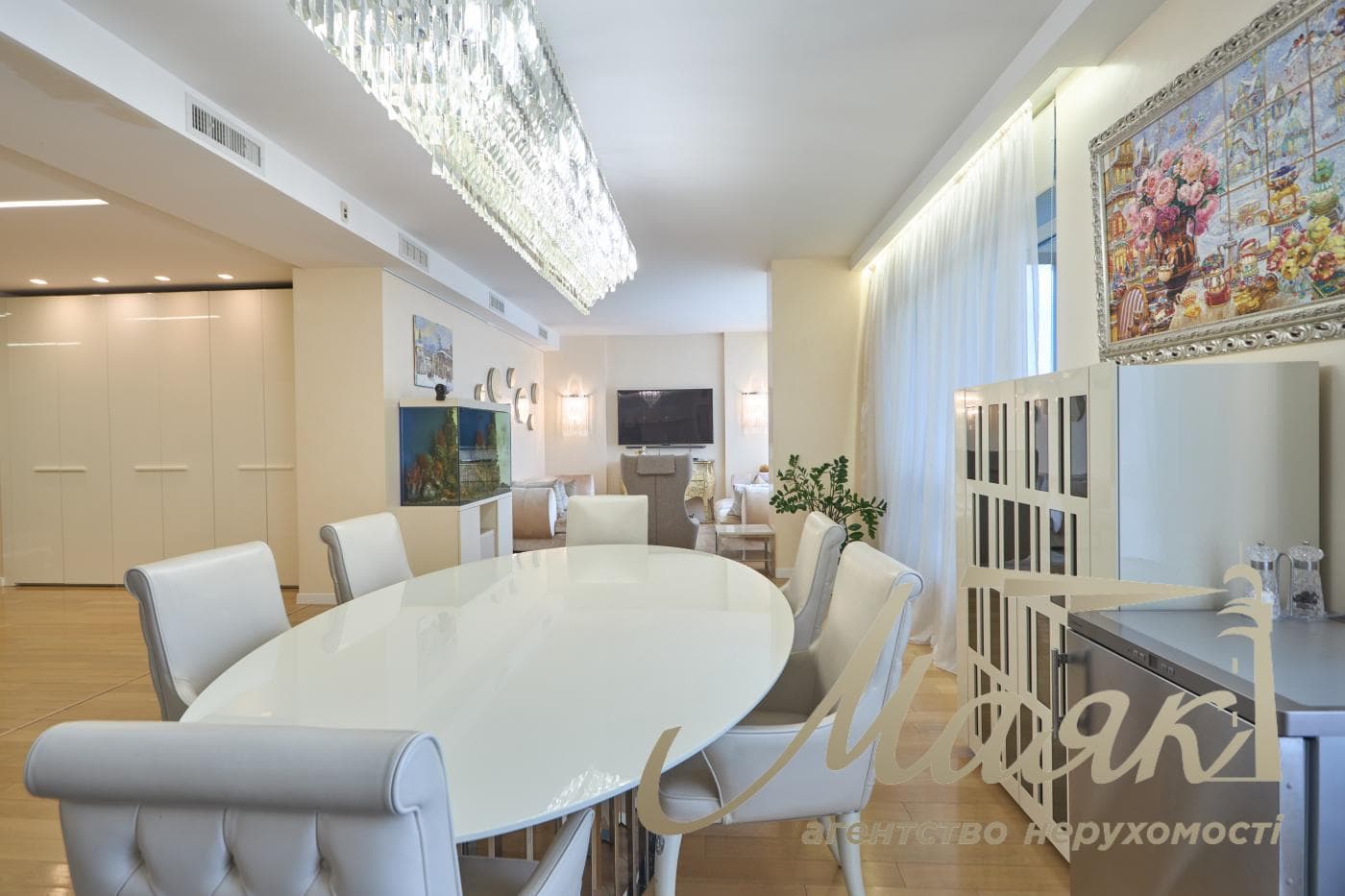 5-room family apartment for sale in the upscale Novopecherskie Lipki residential complex, Andriy Verkholyad/Dragomirov Street, Pechersk, Kyiv