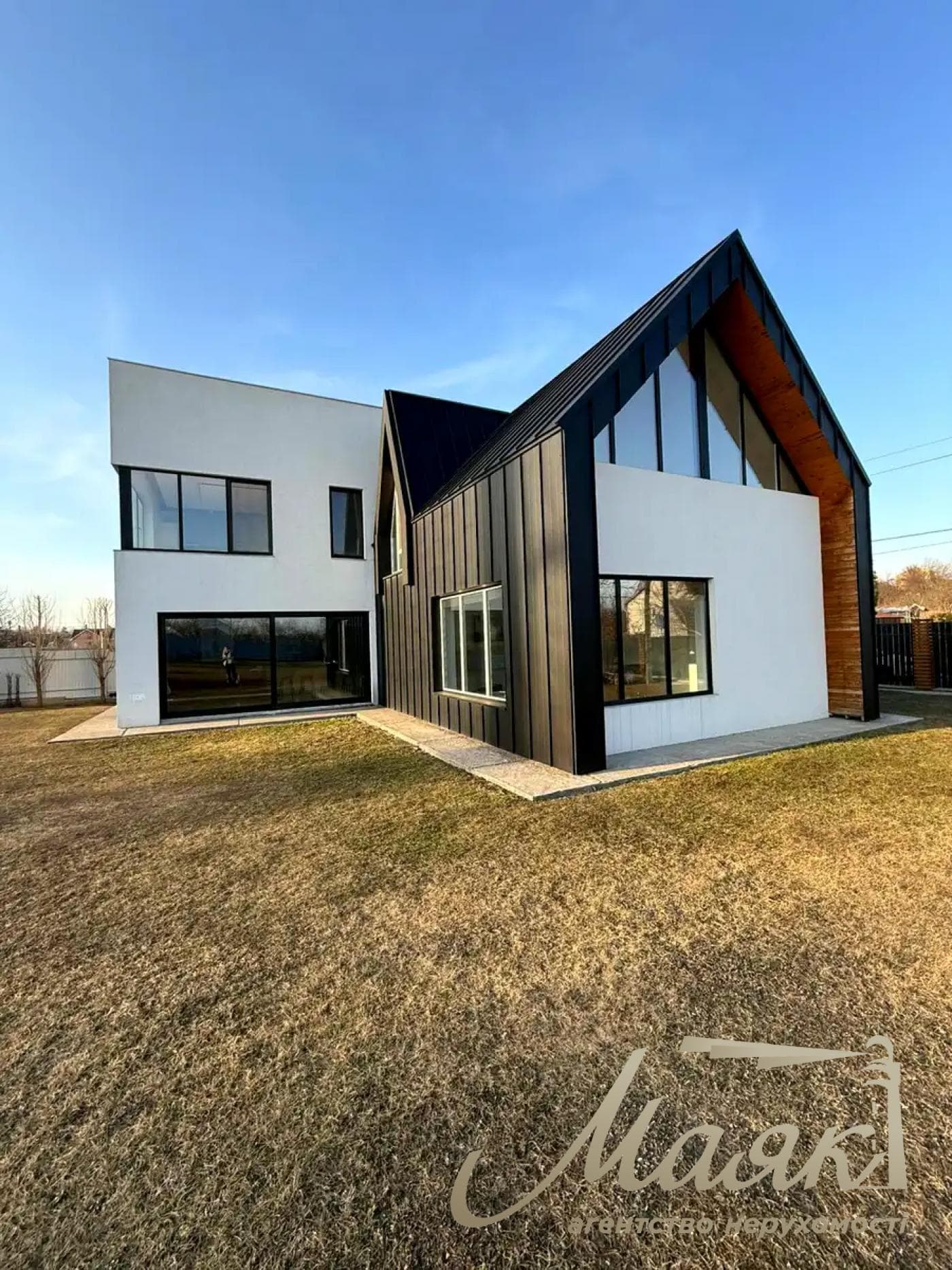 Оренда сучасного будинку площею 150 м² у с. Гвоздів, вул. Зарічна, Київська область, Обухівський район.