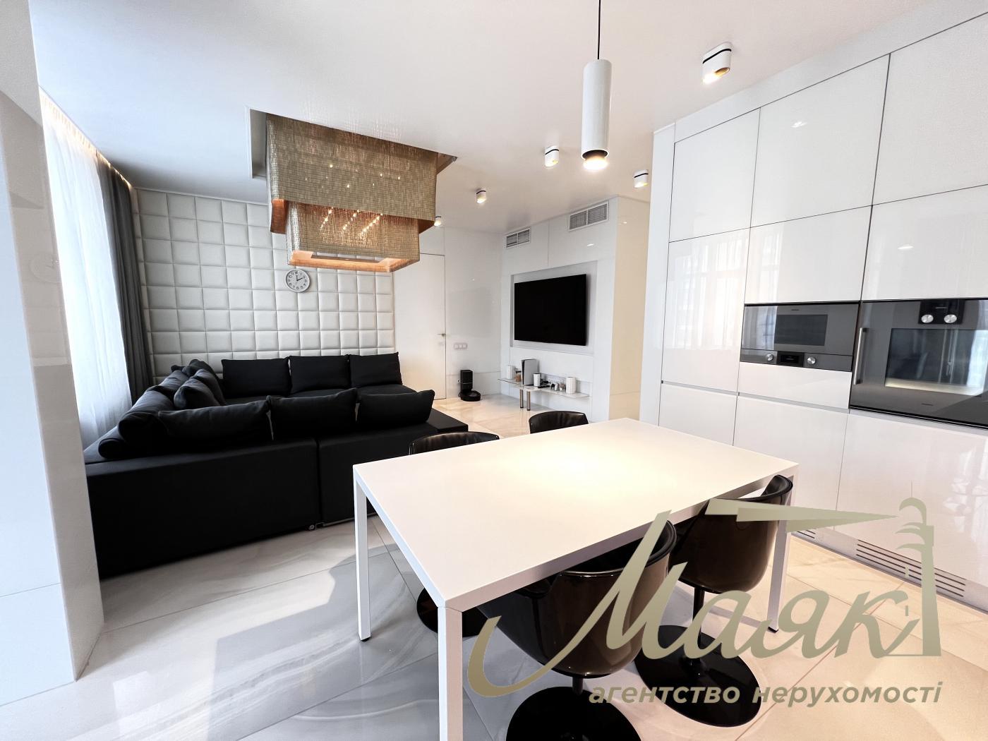 For sale 4-bedroom apartment, LCD Novopecherskie Lipki, 116.4m², Pechersk, Kyiv