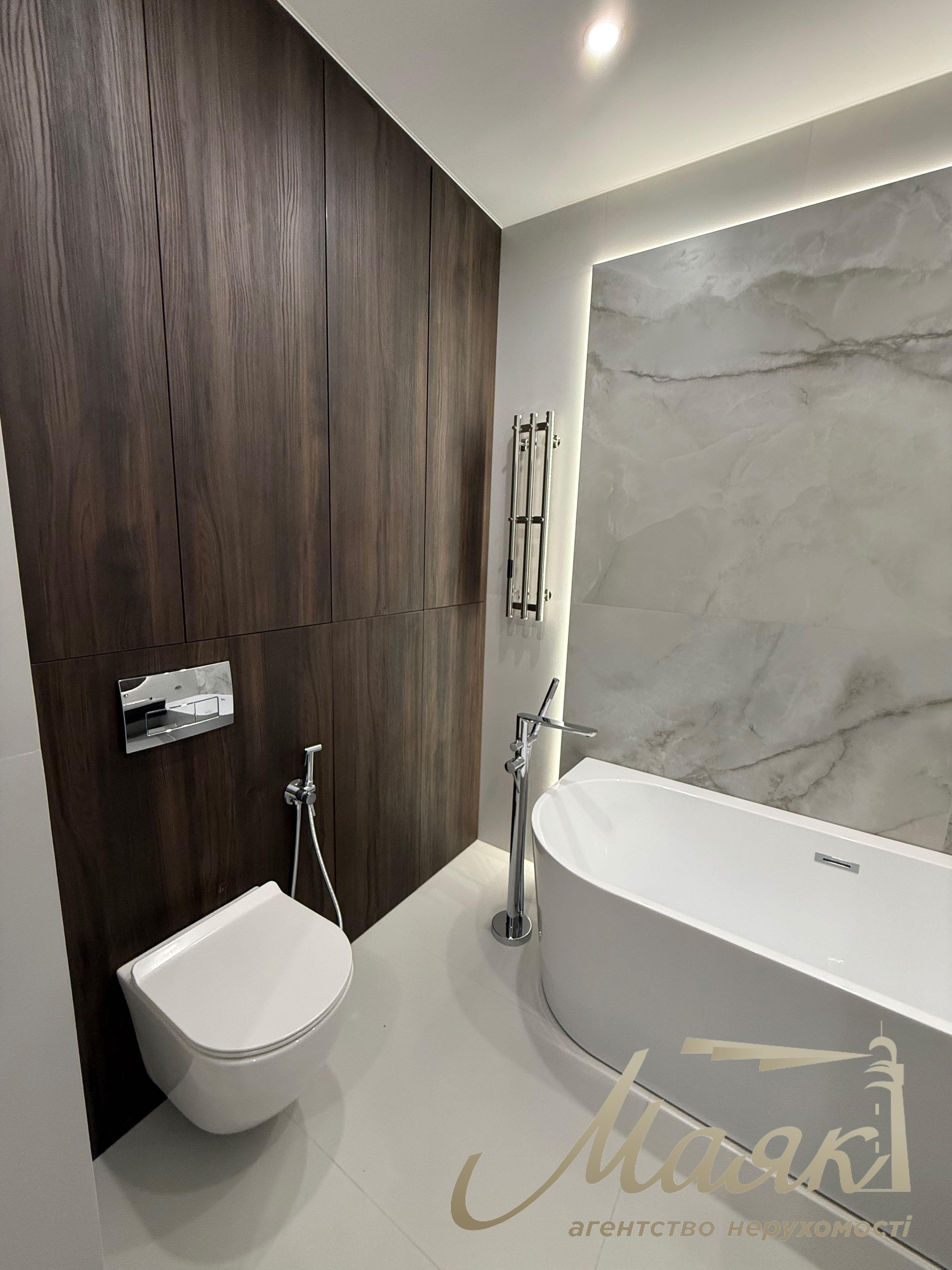 Продаж 1-кімнатної квартири площею 55 м² з дизайнерським ремонтом у ЖК «Новий Автограф», вул. Романа Мстиславича, 22, Дніпровський район