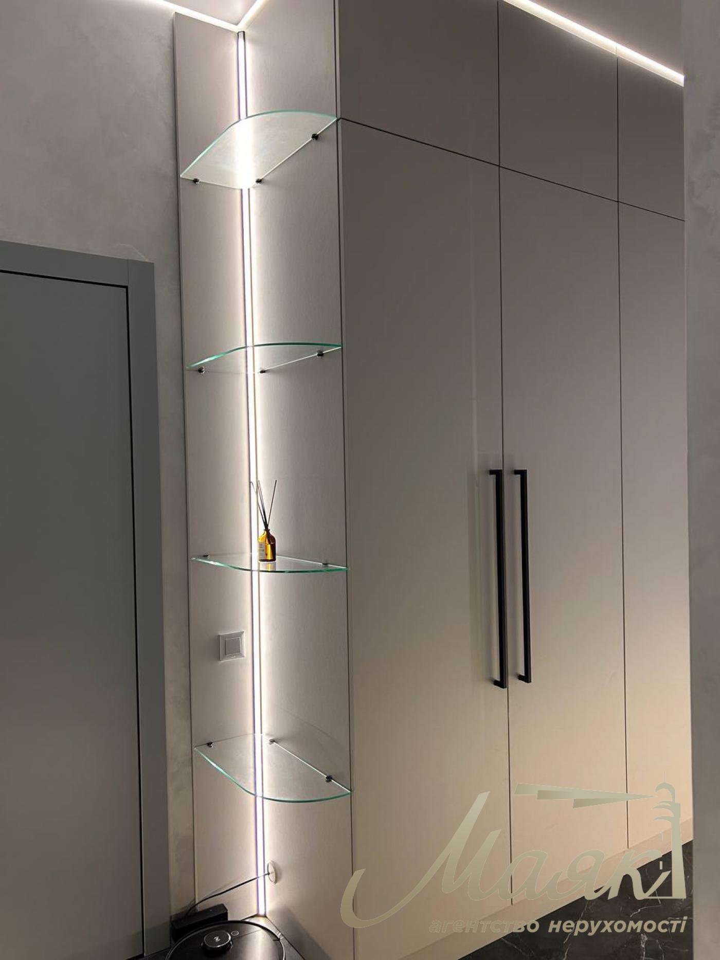 For sale 3-bedroom apartment with terrace in LCD "Italian Quarter" Obolonsky district