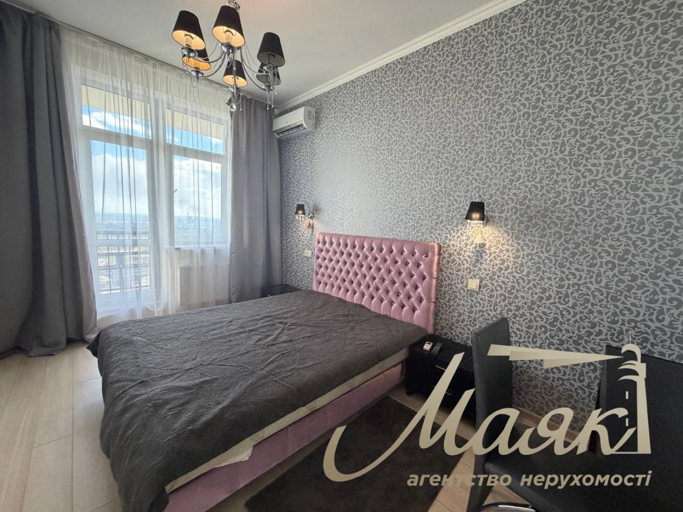 2-room apartment for rent in the Panorama residential complex in Pechersk, at 44-A Konovaltsa Street.