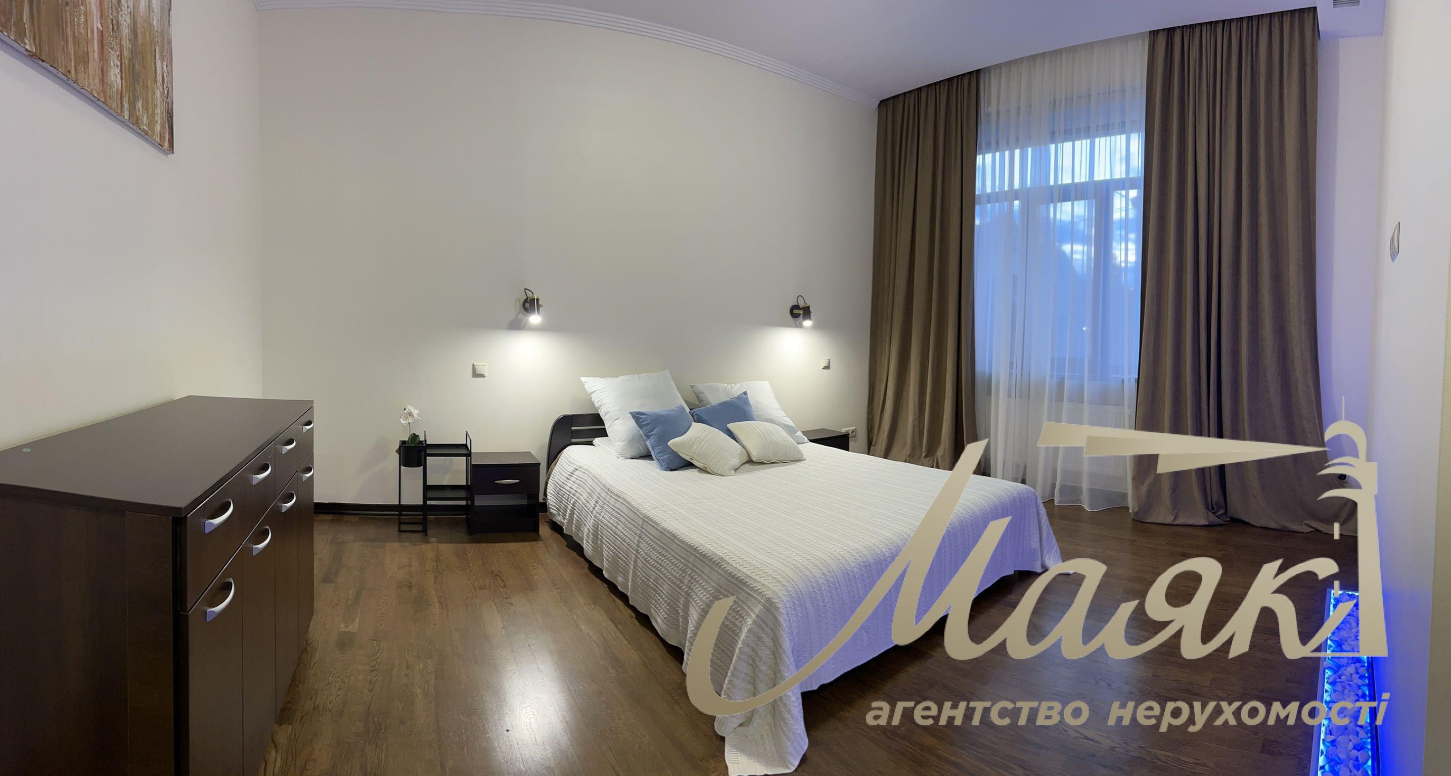 Оренда будинку з басейном у Лісниках, з приголомшливою ділянкою.