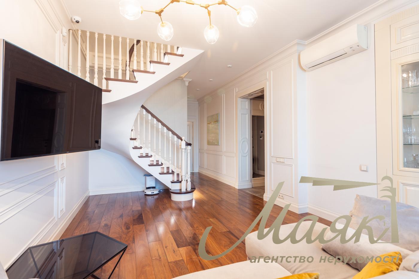 Sale 4k apartment with parking place in LCD Zverinetskyi, Pechersk, Kiev