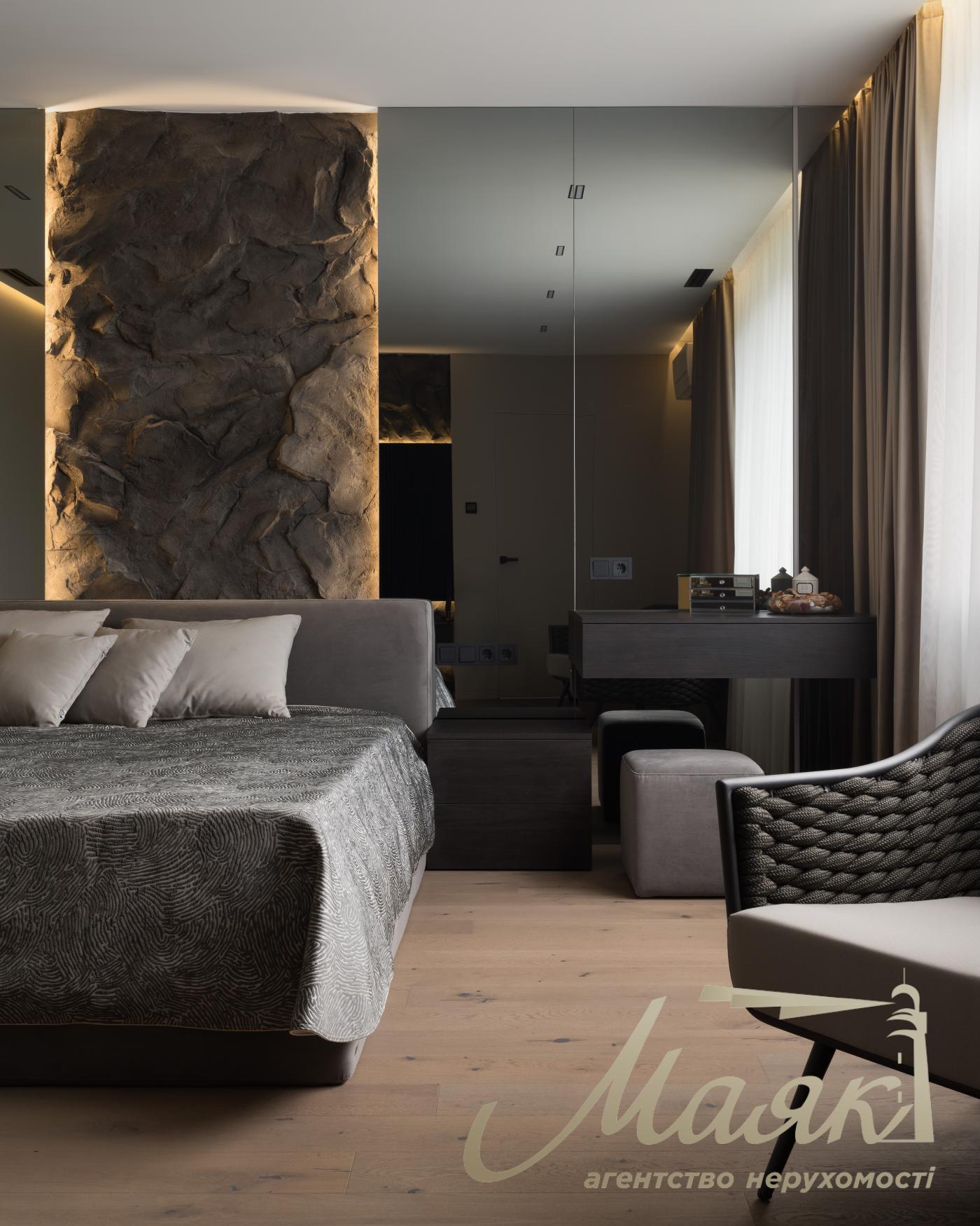 Sale of 2-storey townhouse 296m2, (3.5 hundredths) Kozin