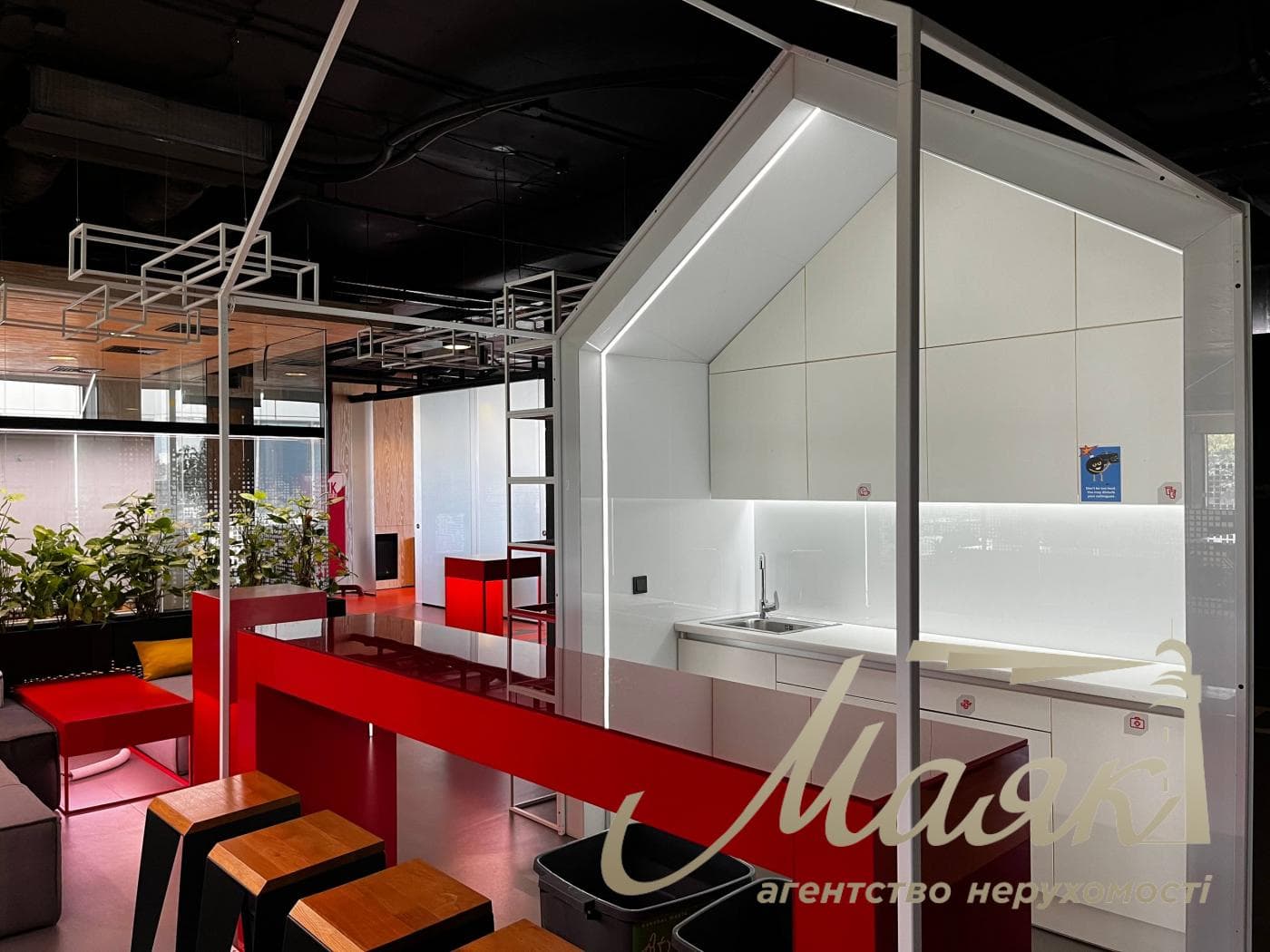 Fully renovated office space for rent, 1,006 m², 6 Havel Street, Solomenka