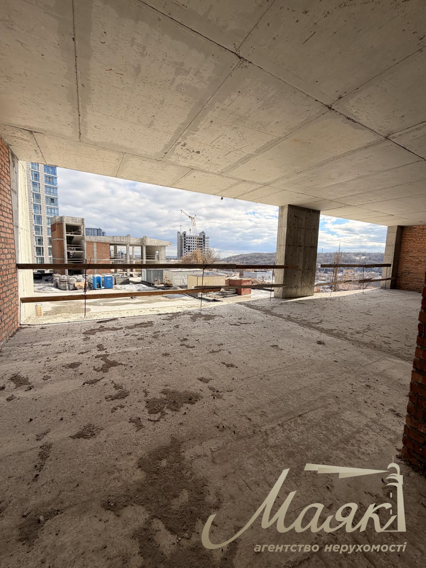 For sale 3-bedroom apartment (can be used as an office) LCD Novopecherskie Lipki, Verkhoglyada St. (Dagomirov)