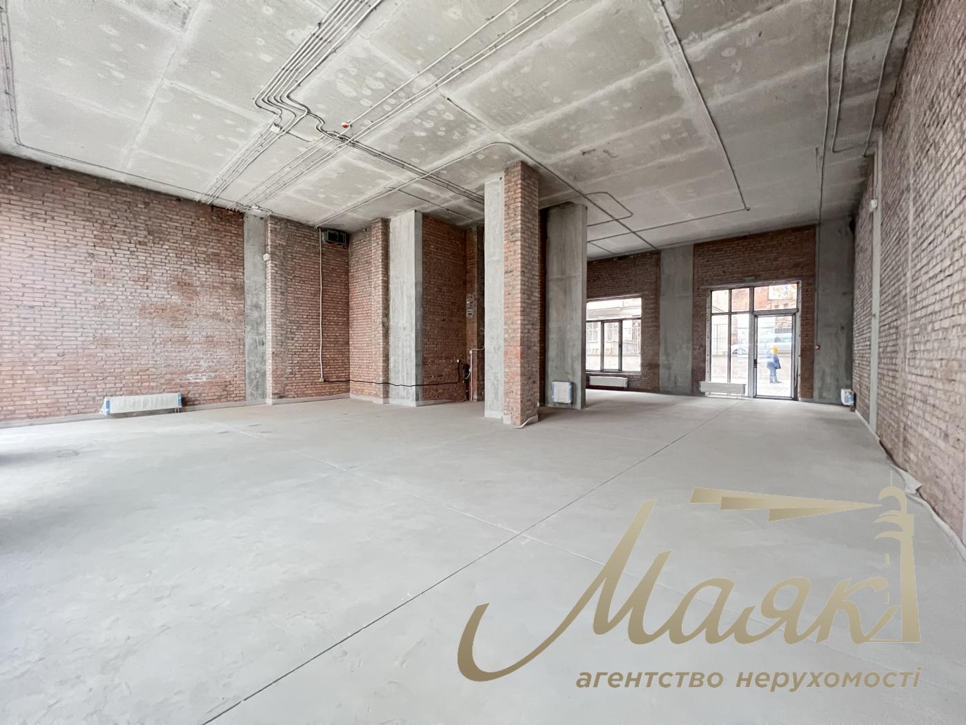 Rent of facade premises 130 m2, club house Illinsky House.