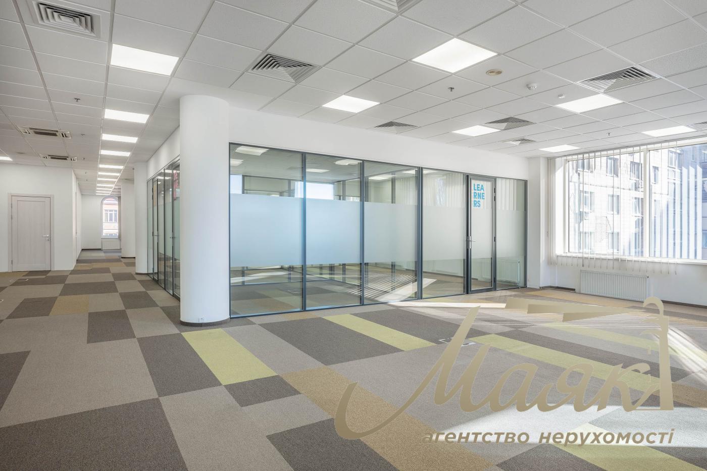 Оренда офісу 726м2 в БЦ Євразія, по вул.Жилянська 78, Центр.