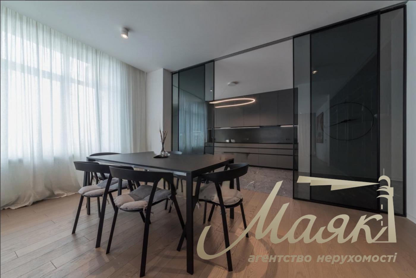 Rent 4-bedroom apartment 200m2 in LCD Novopecherskie Lipki, Andriy Verkhoglyada Street/Dragomirov Street, Pechersk, Kiev