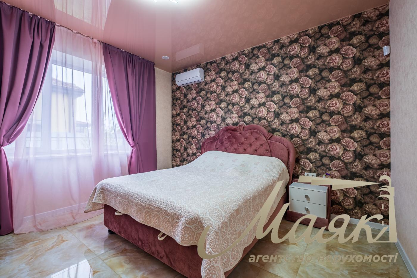 Продажа одноэтажного дома 182.6 м2 в с. Погребы, ул. Пасиченка, Киевская обл, Броварский р-н.