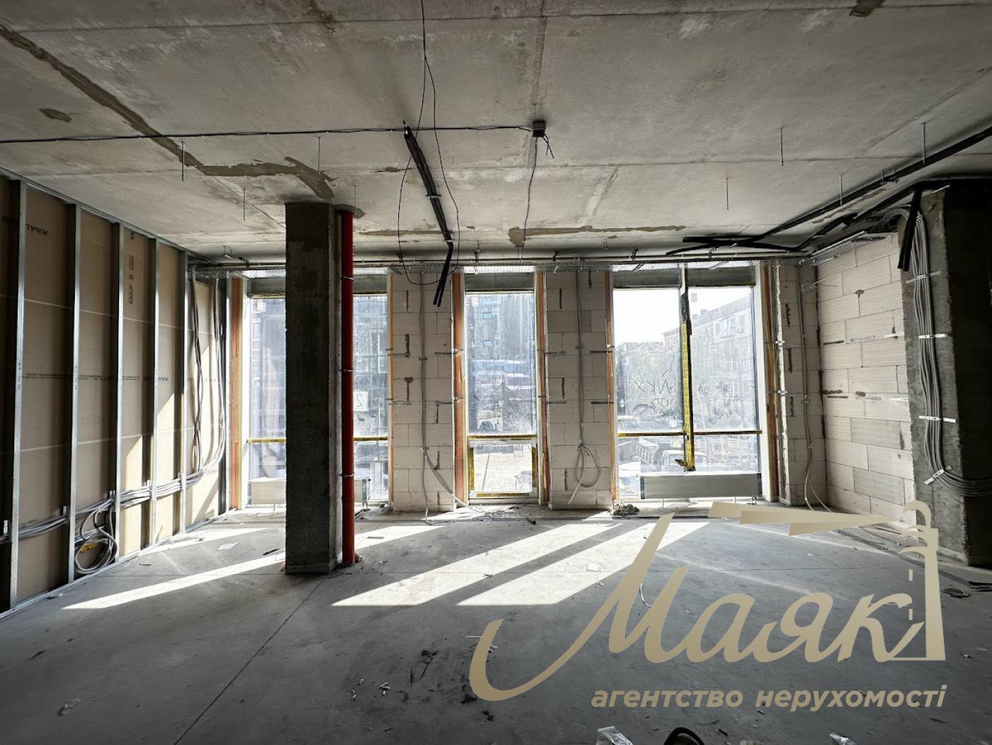 Продаж будівлі Трініті, 6 500м2, вул. Товарна, Пчерськ