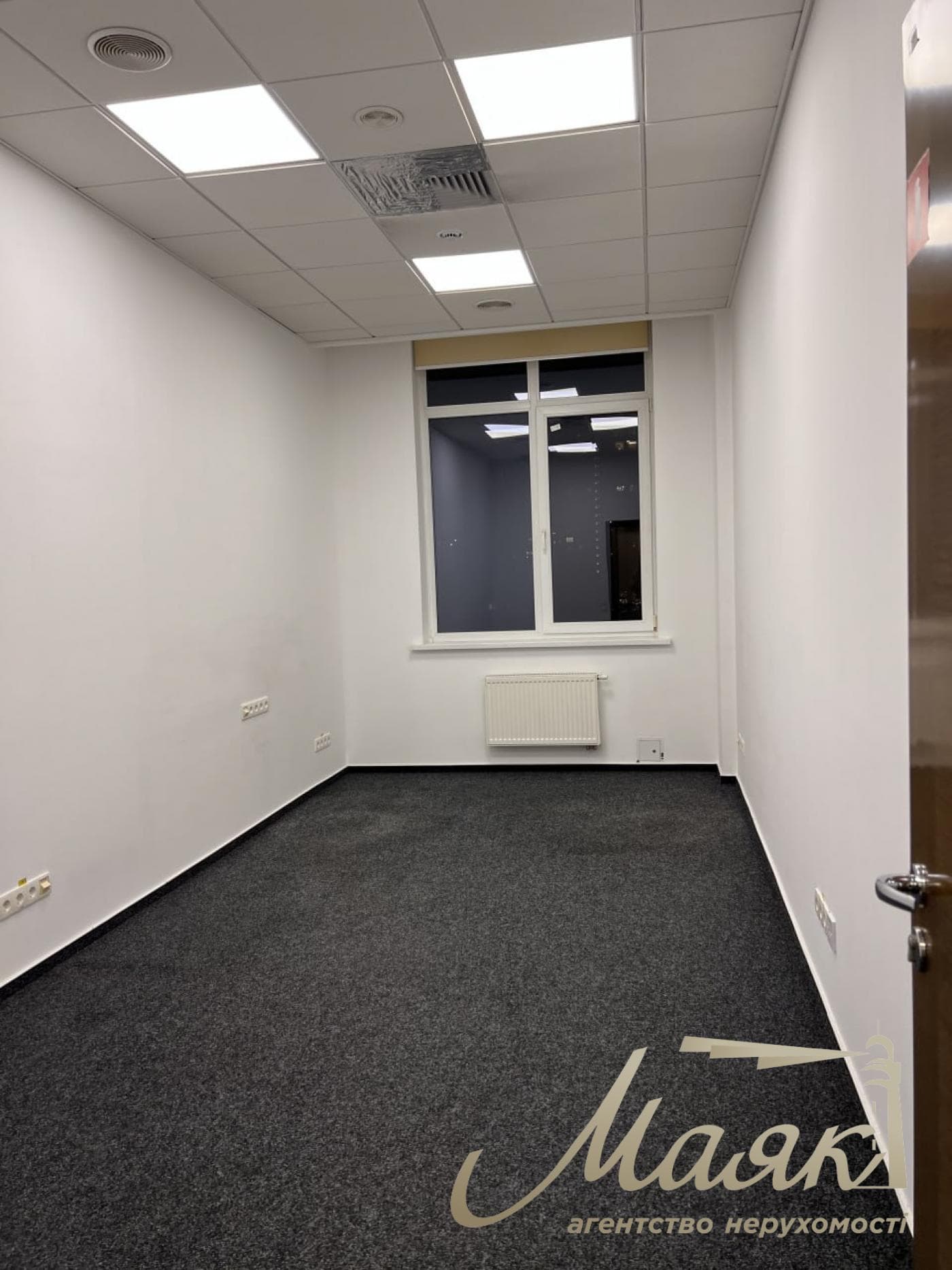 Оренда офісу 530м2 в БЦ Карат, вулиця Жилянська 110, Центр