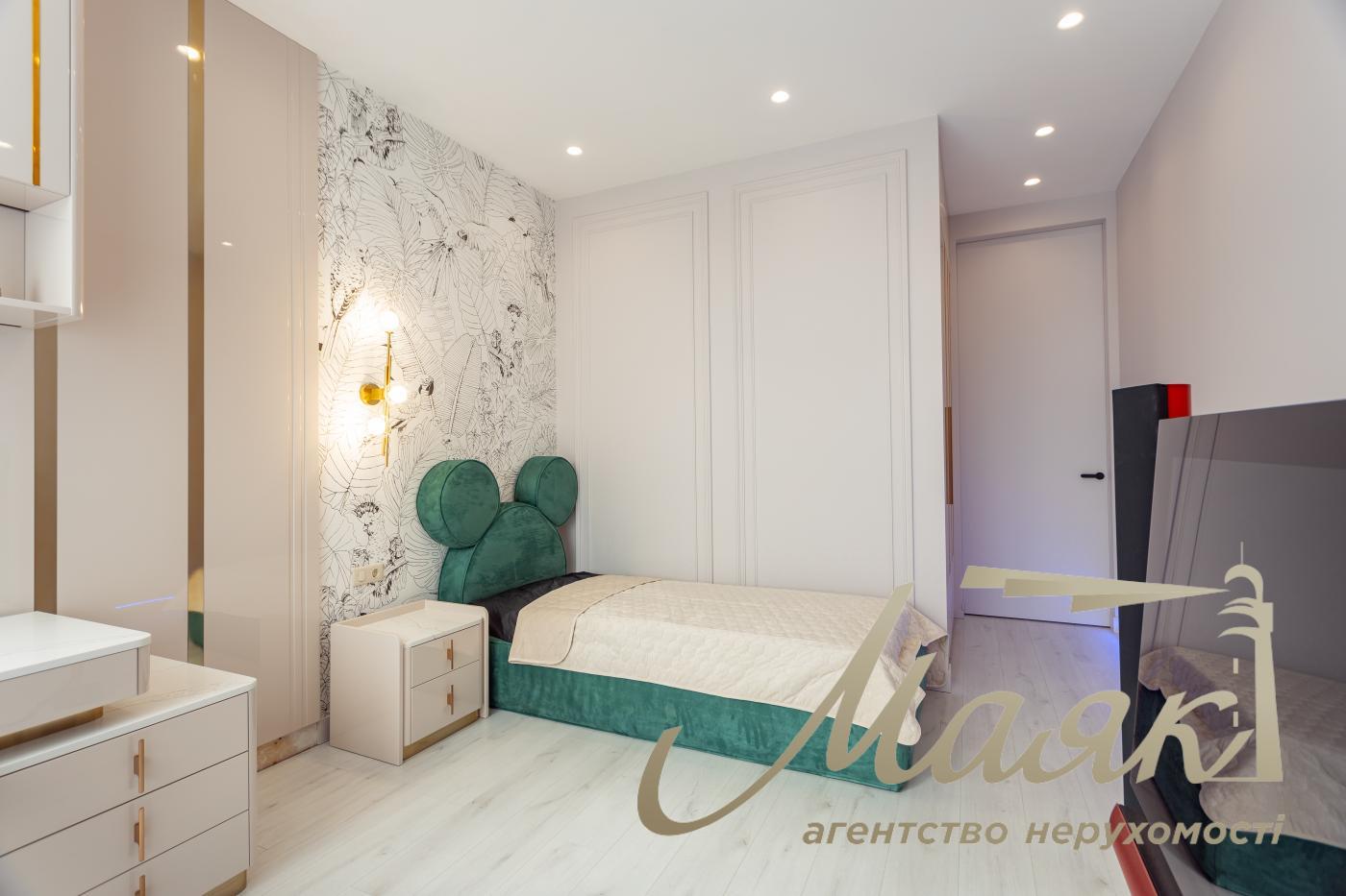 Продаж пентхауса 195 м² з терасою та дизайнерським ремонтом у ЖК Park Avenue VIP, Київ