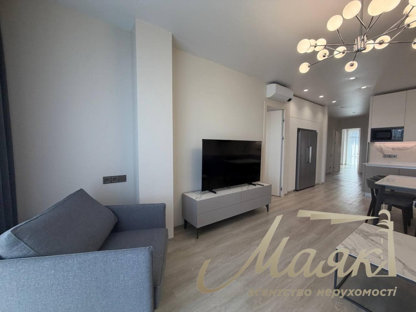 4-room apartment for rent in the Atlantic Residences complex, 118 Antonovycha St., Downtown.