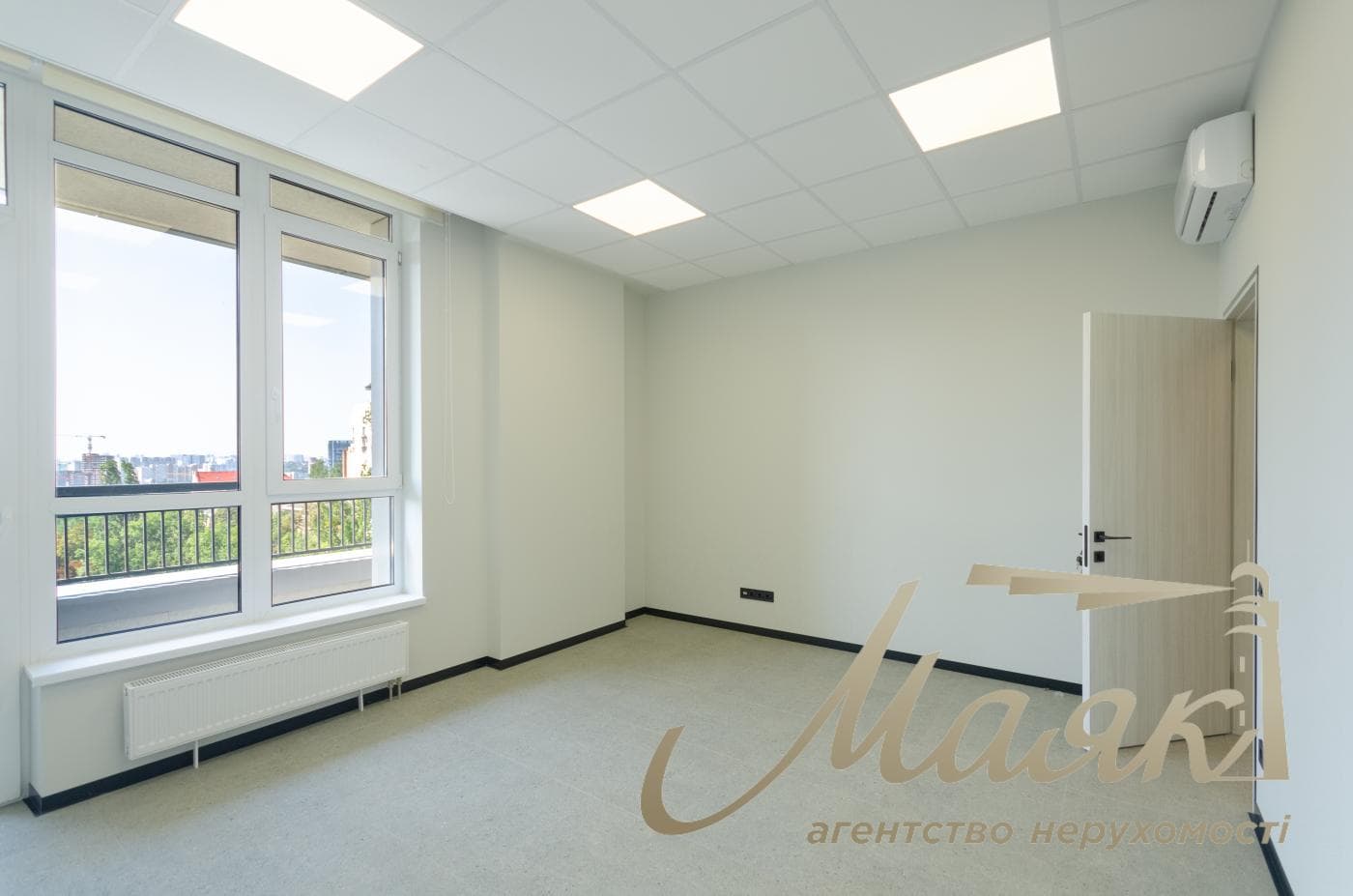 150 m² office space for rent in the Richmond residential complex, 26 McKenna Street; equipped with an inverter.