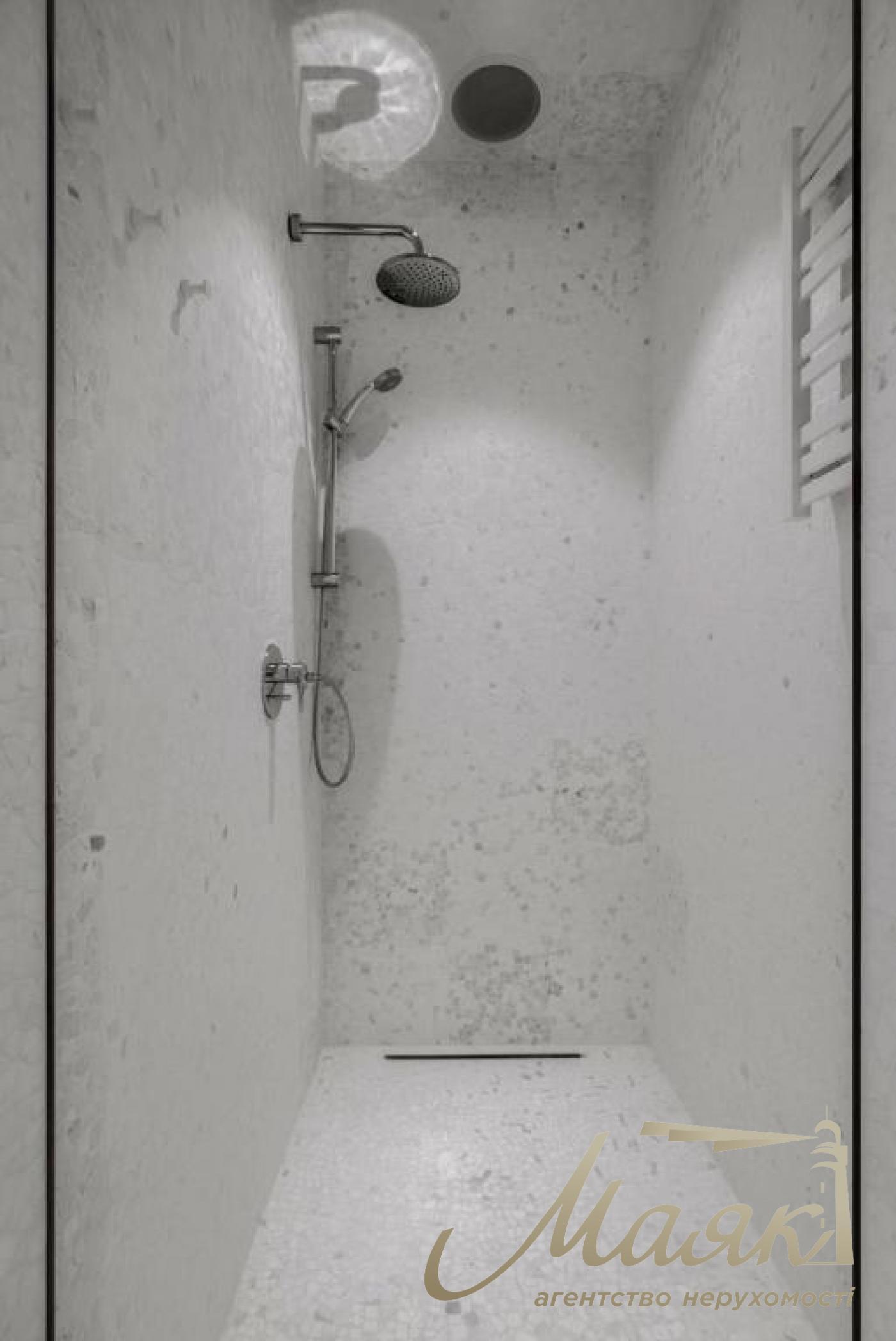 Office for rent 250 sq.m. Carnegie Tower, Pechersk