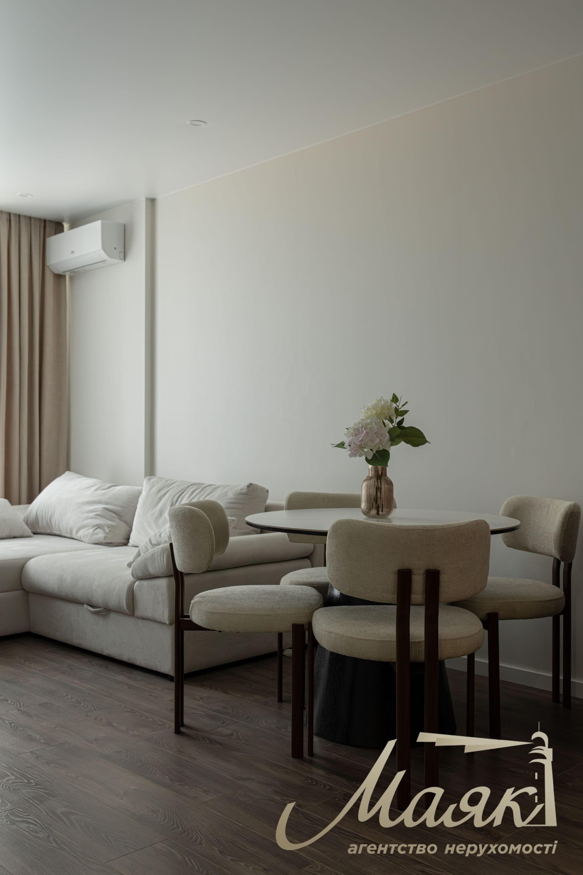 Продаж 1-кімнатної квартири площею 55 м² з дизайнерським ремонтом у ЖК «Новий Автограф», вул. Романа Мстиславича, 22, Дніпровський район