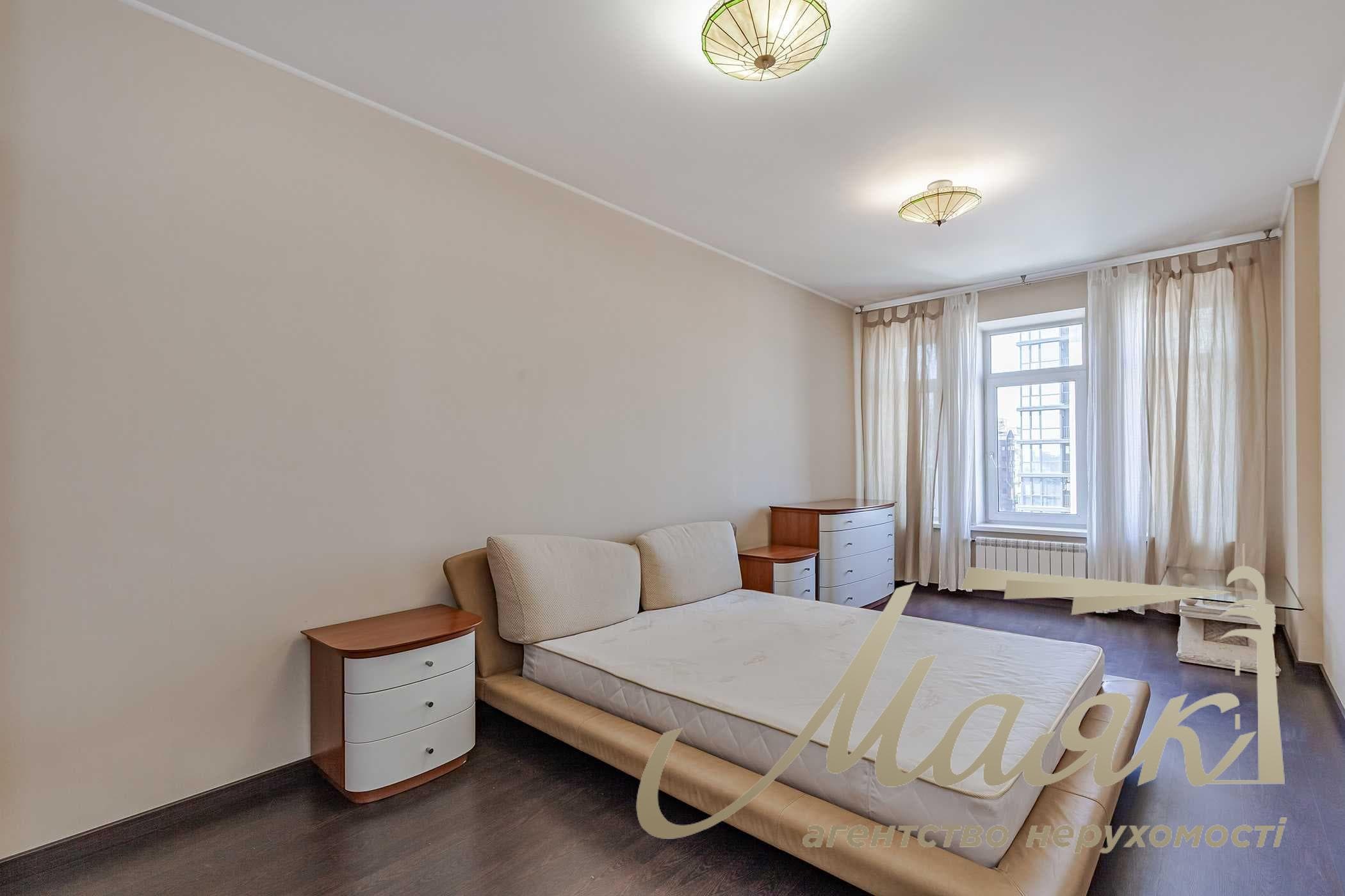 3-room apartment for rent at 27/78 Pankovskaya St., Downtown.