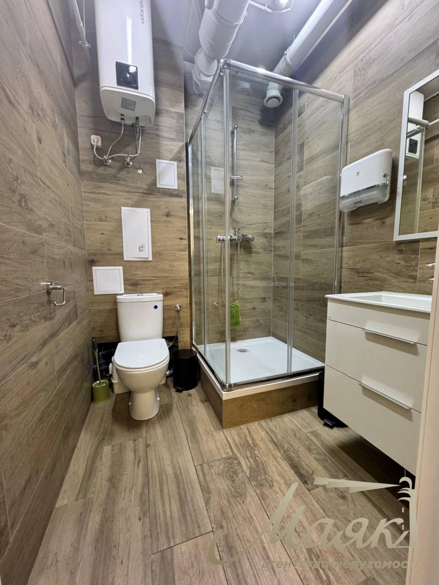 Commercial rent of 90m2, Residential Complex Seven.