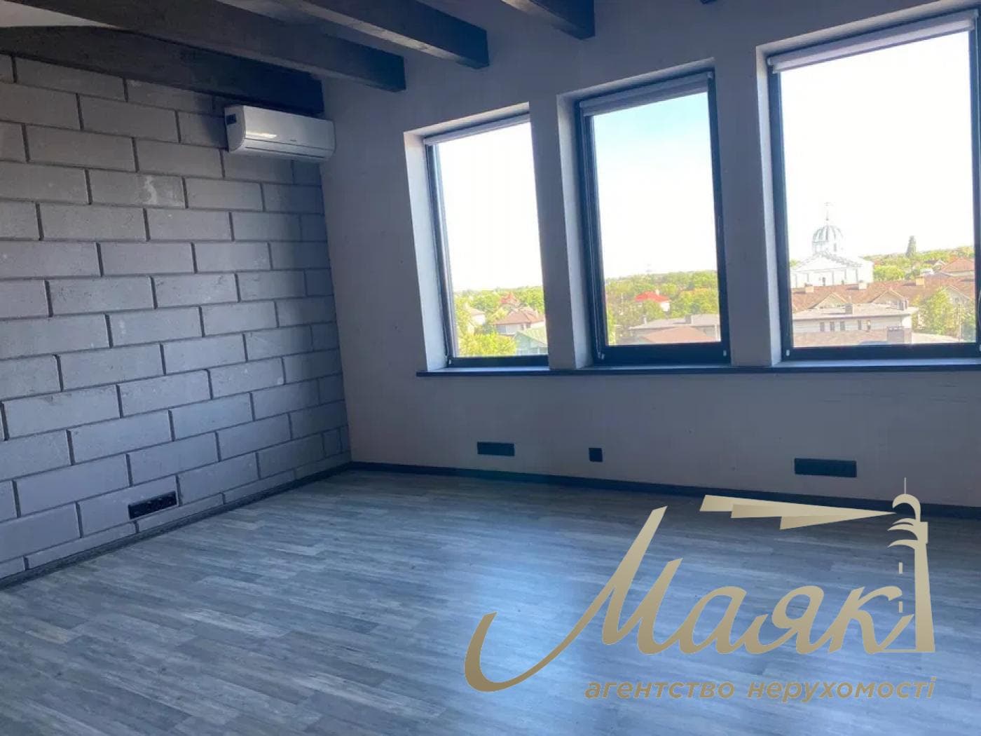 Оренда окремої будівлі площею 750 м² під офіс поруч із станцією метро «Осокорки», Дарницький район