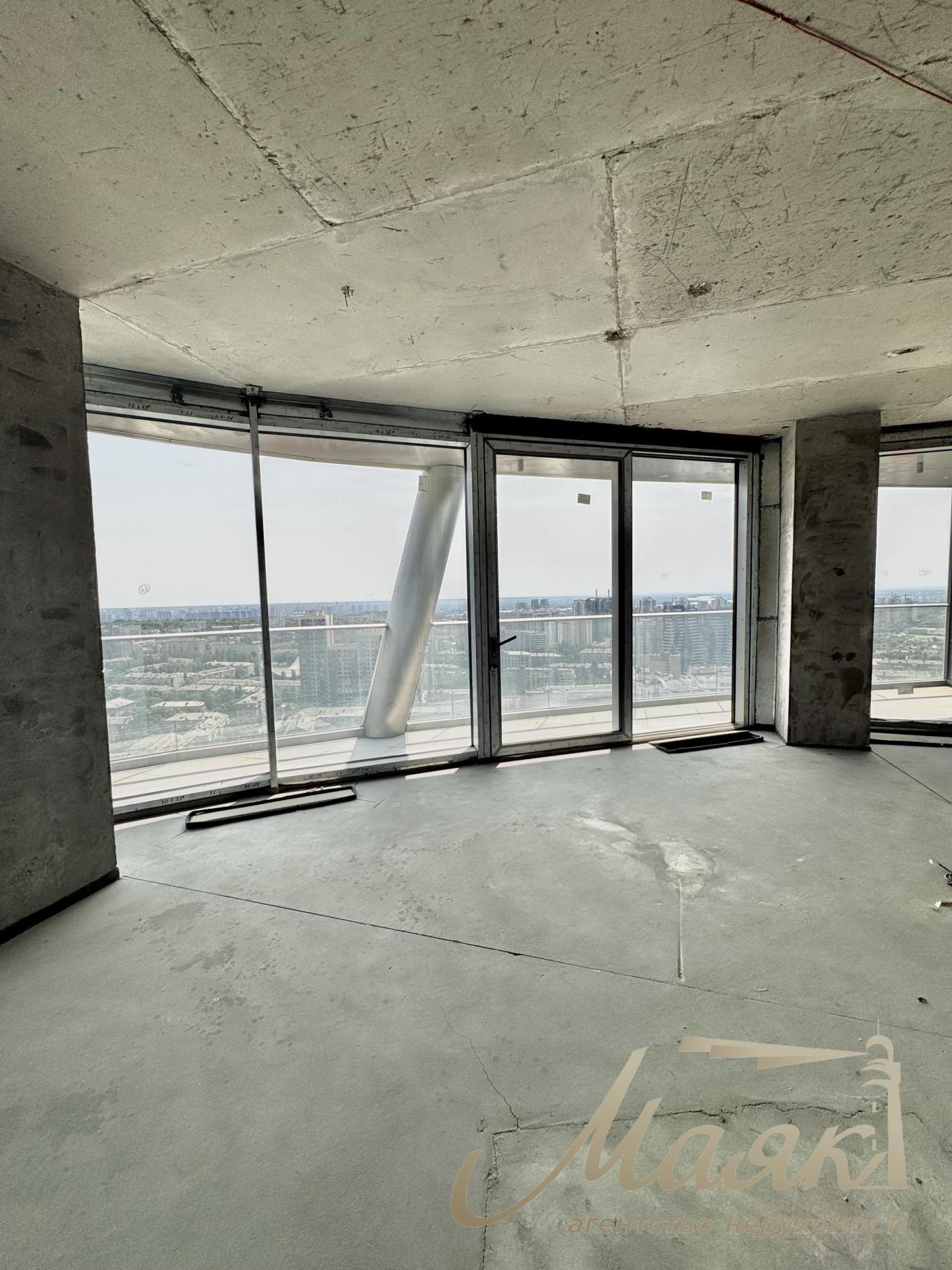 Продажа квартиры без ремонта 240 кв.м. в ЖК Taryan Towers