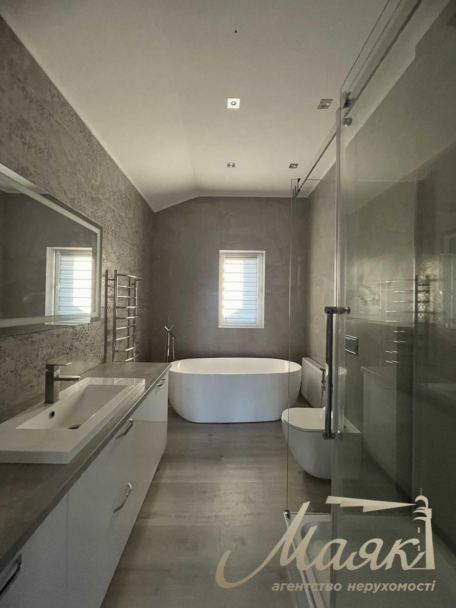 Продажа 2х-этажного дома 285м2 с.Чапаевка