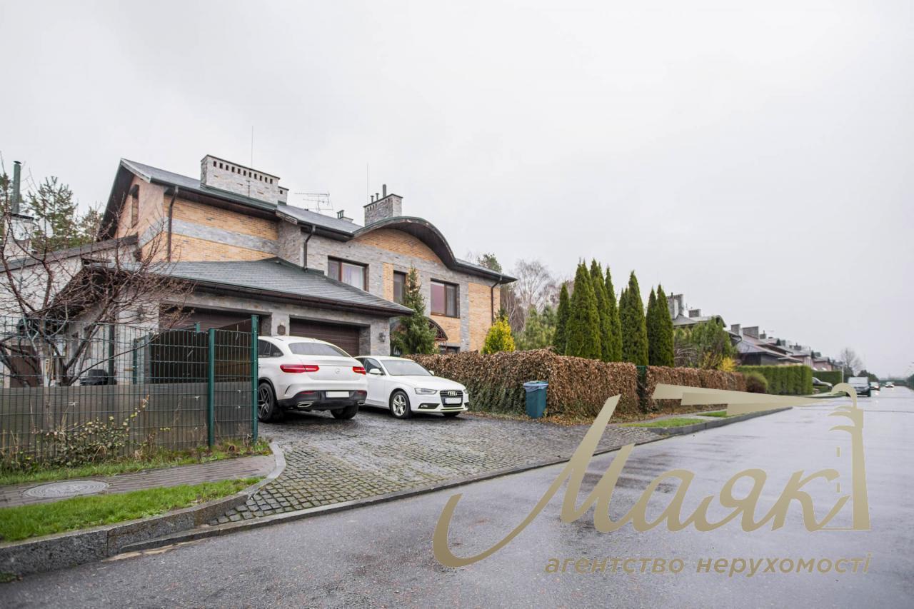 Sale of house 420 m2 in elite KG Solnechnaya Dolina, Romankov