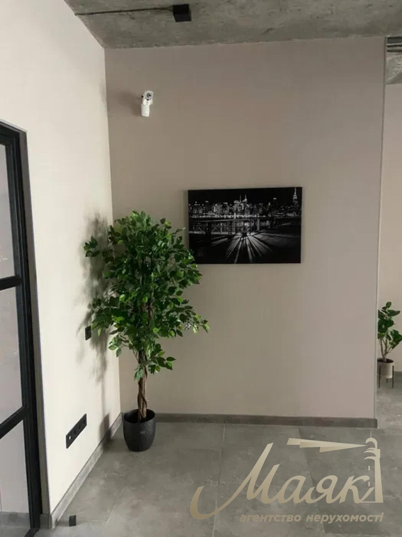 170 m² office space for rent in the Cardinal residential complex, Pechersky District.