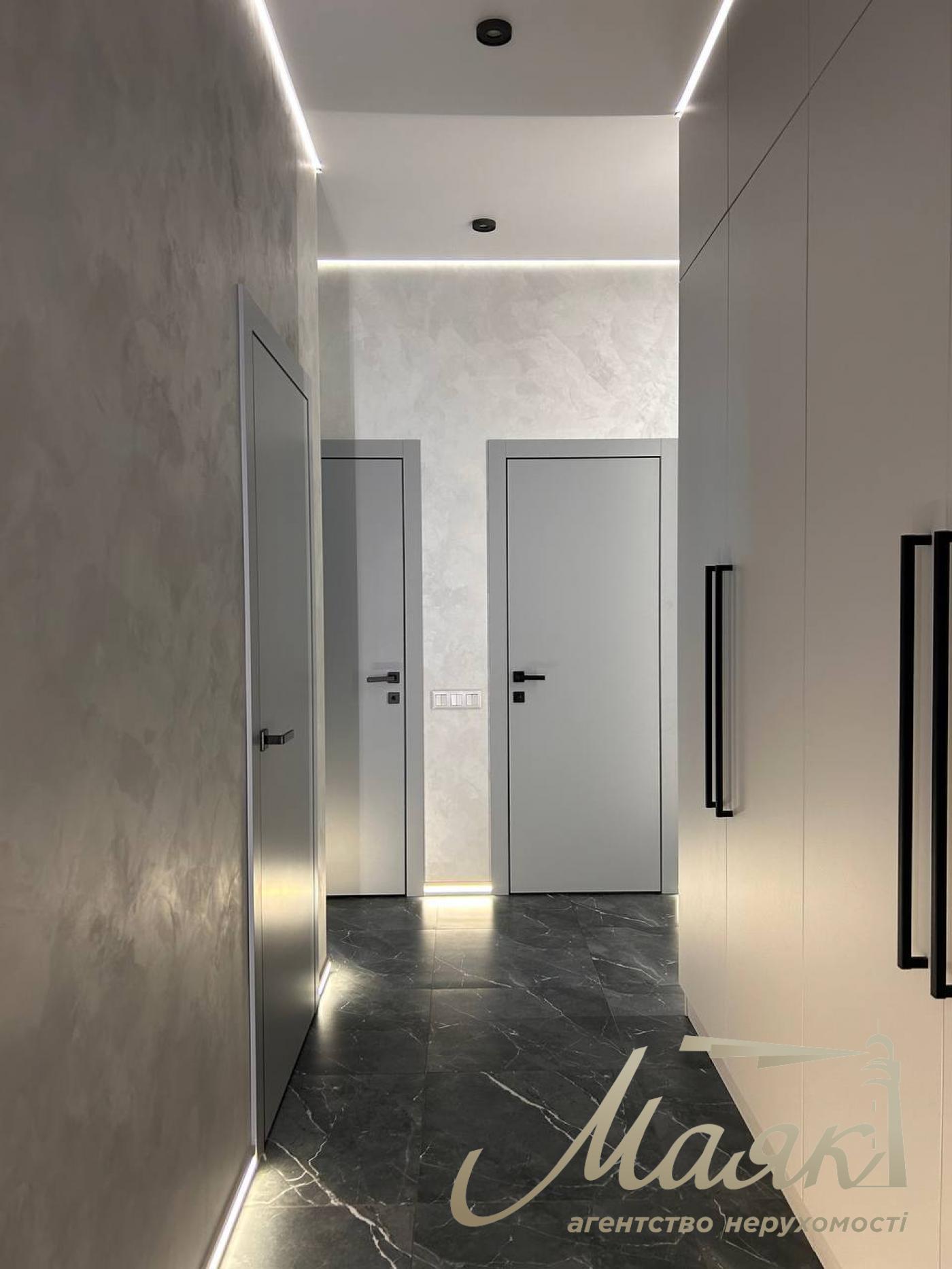 For sale 3-bedroom apartment with terrace in LCD "Italian Quarter" Obolonsky district