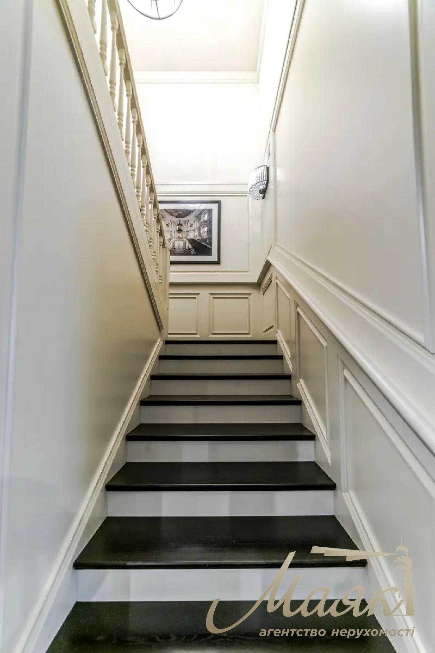 For sale 9-room penthouse with terrace in LCD "Novopecherskie Lipki", Pechersky district, Kiev, 660 m²