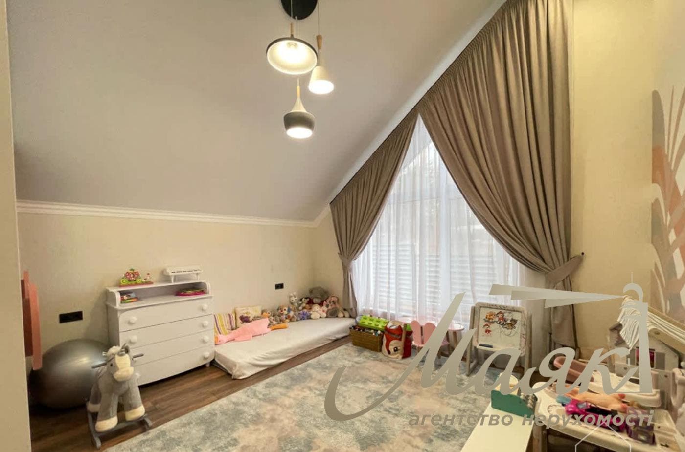 Продаж 2-х поверхового будинку 210м2, КМ Нова Ходосівка