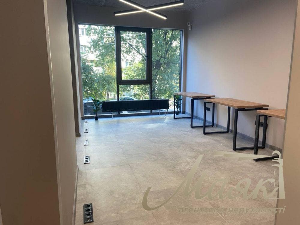 170 m² office space for rent in the Cardinal residential complex, Pechersky District.