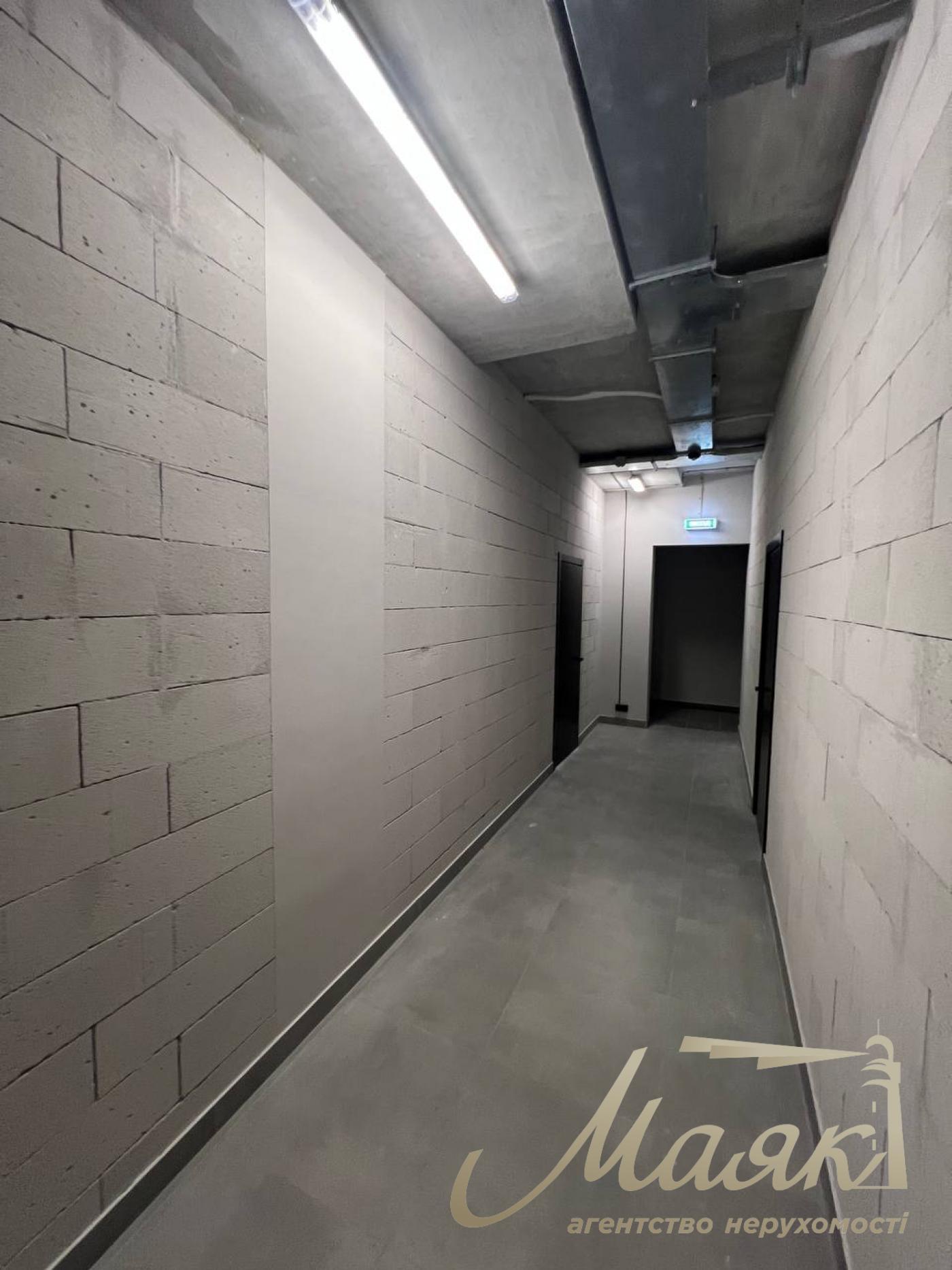 Оренда офісу 375м2 в БЦ Графіт, вул.Степана Бандері, Оболонський район.