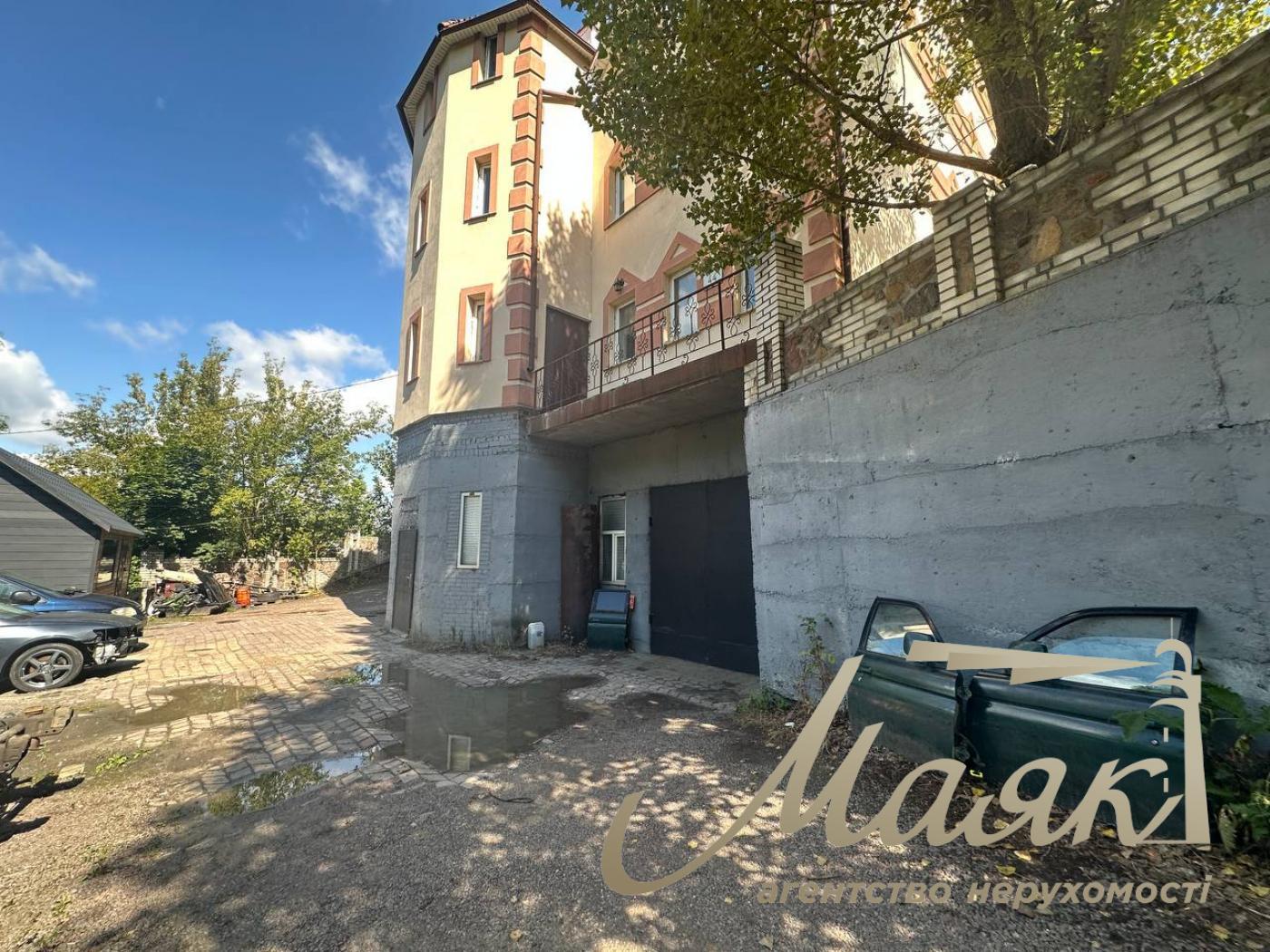 Продажа дома 1000м2 по ул.Ольжича 44, Шевченковский район.