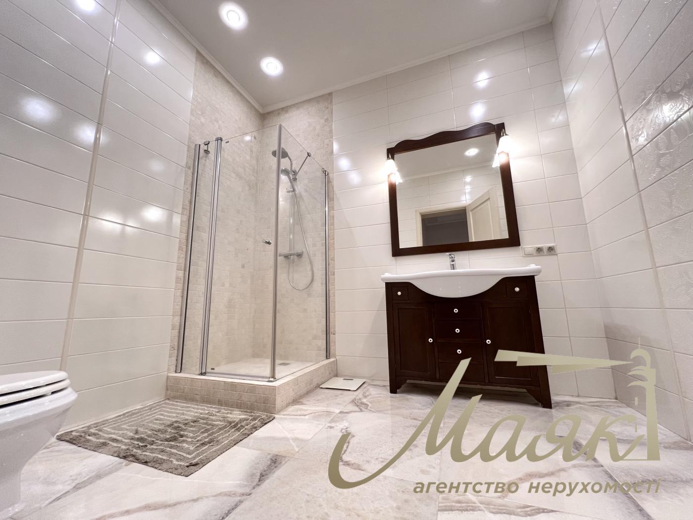 Rent 2-storey house 240m2, Goloseevsky district, Chapaevka.