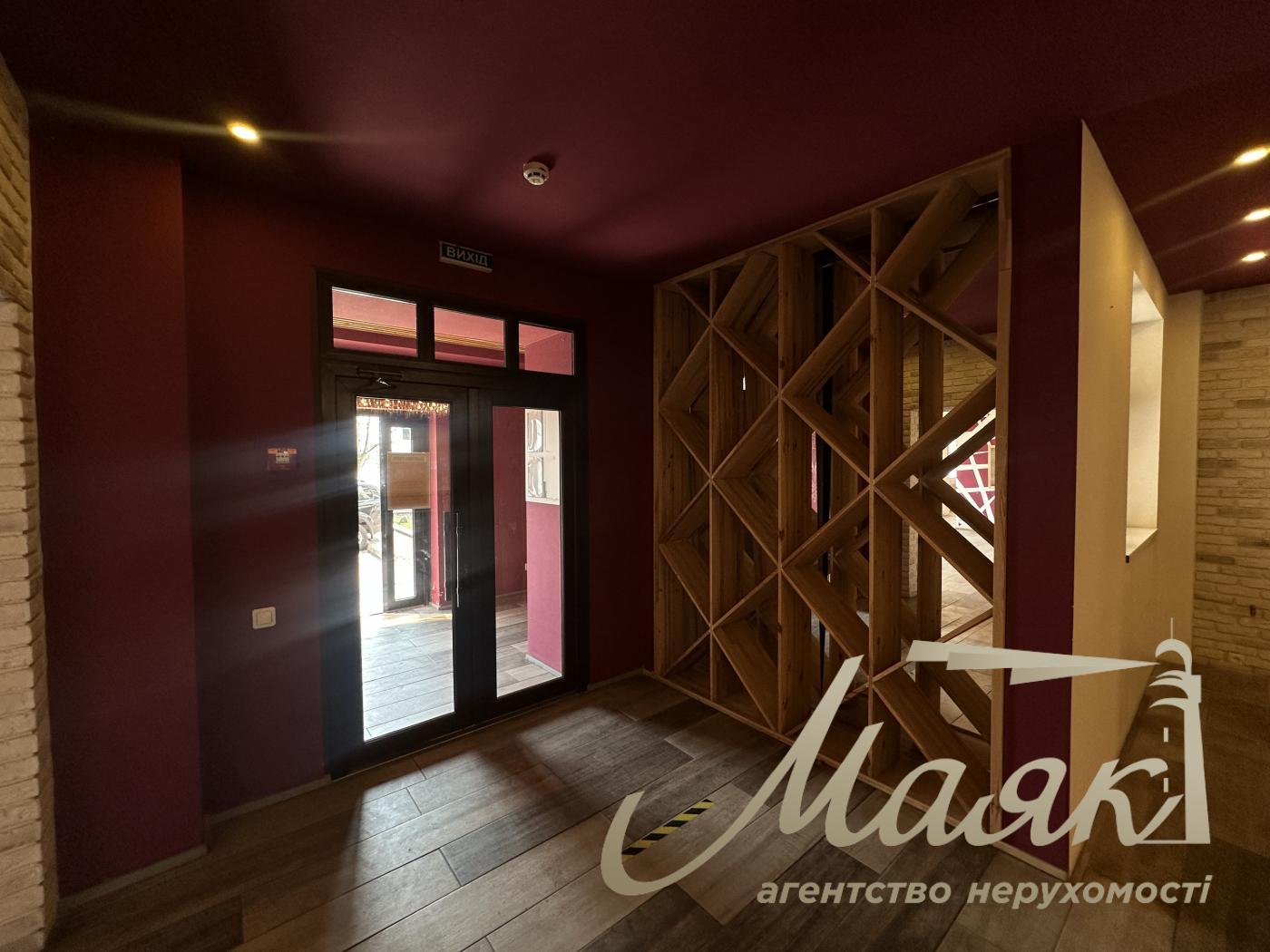 Rent a facade premises 201m2, Ivasiuk Ave, Obolonska Embankment