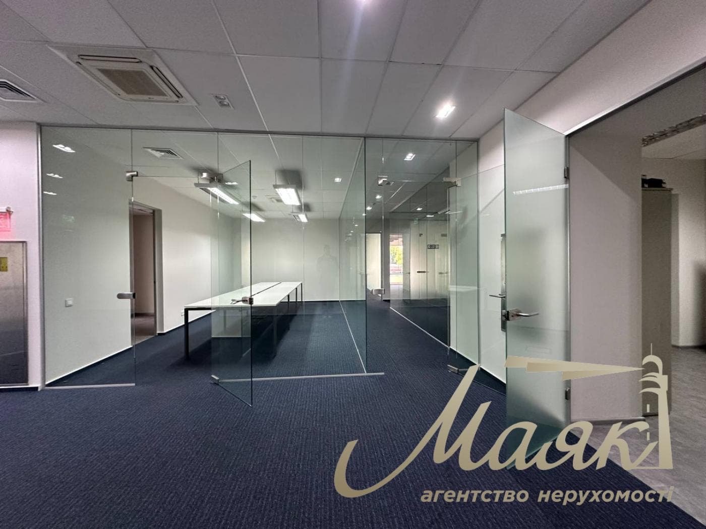 Аренда автономного офиса 962,1 м², ул. Антоновича, 118, Центр.