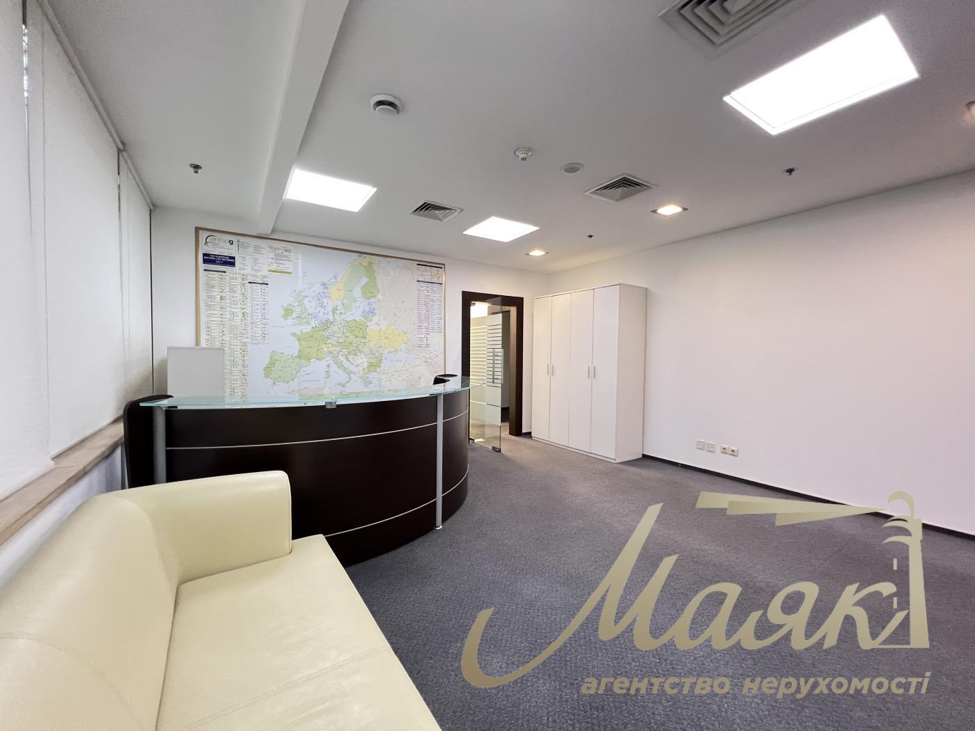 Оренда офісу 77 кв.м в БЦ Леонардо по вул. Богдана Хмельницького 52/17