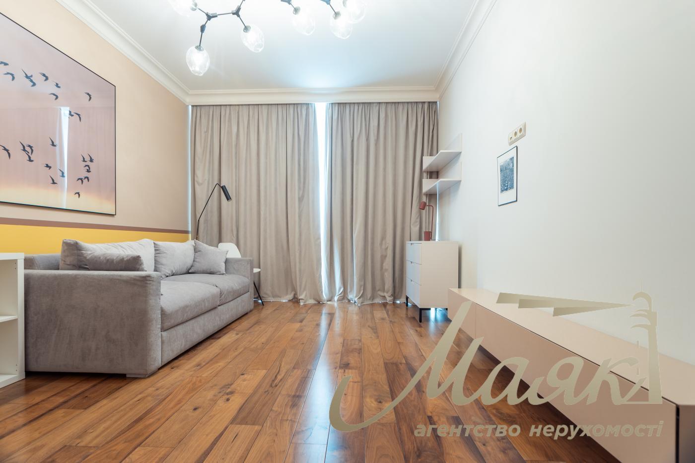 Sale 4k apartment with parking place in LCD Zverinetskyi, Pechersk, Kiev