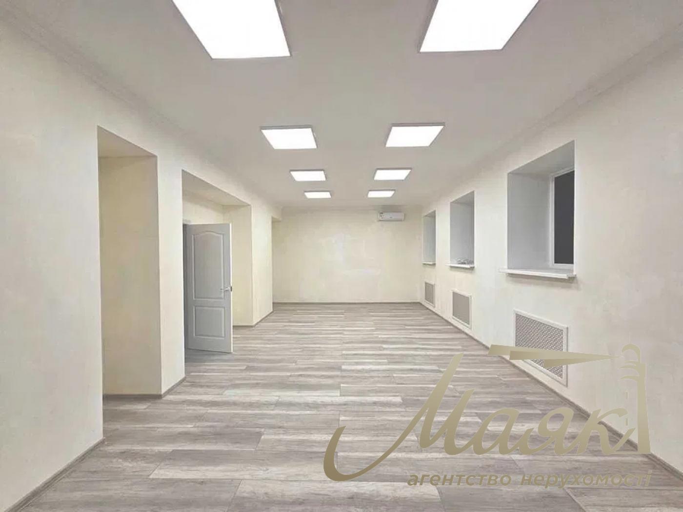 Аренда фасадного помещения 130 м.кв., Грушевского, Арсенальная