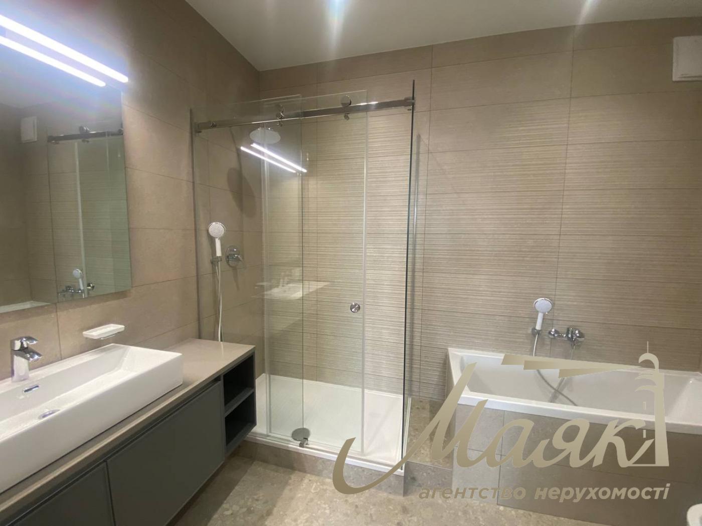 Rent of a 3-room apartment in the Atlantic residential complex at 118 Antonovich Street.