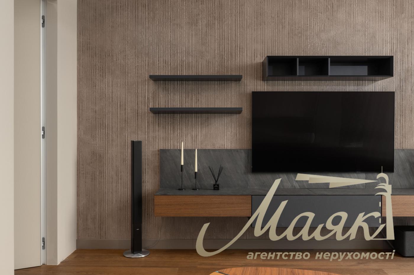 Продажа видовой однокомнатной квартиры,92 м2 в ЖК Бульвар Фонтанов Саперное Поле Печерск