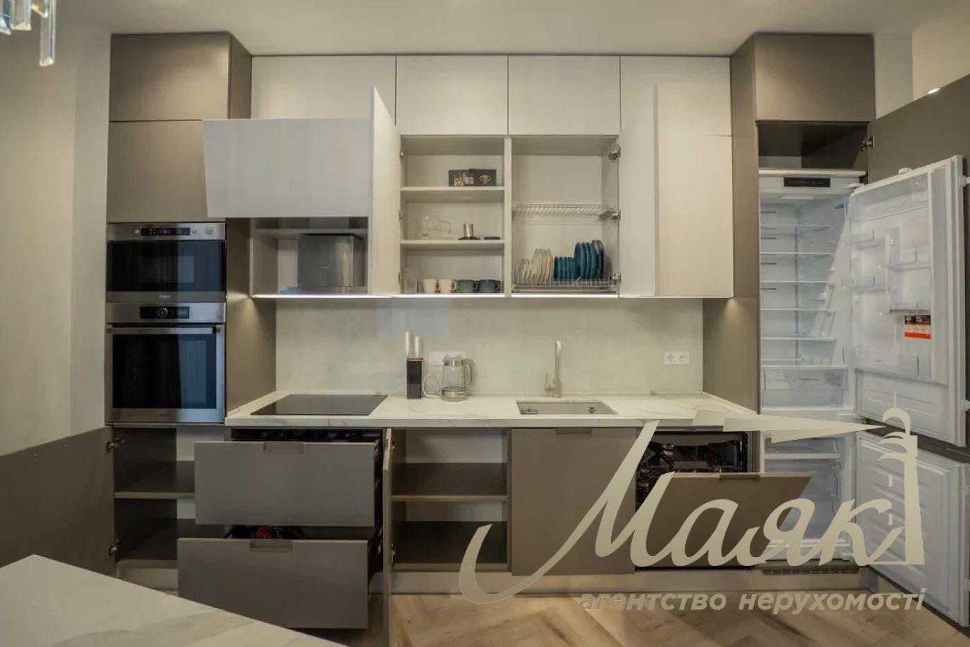 Rent 3-bedroom apartment in LCD Novopecherskie Lipki, 105 m², Pecherskiy district, Andriy Verkhoglyada (Dragomirov), 17-B., Kyiv