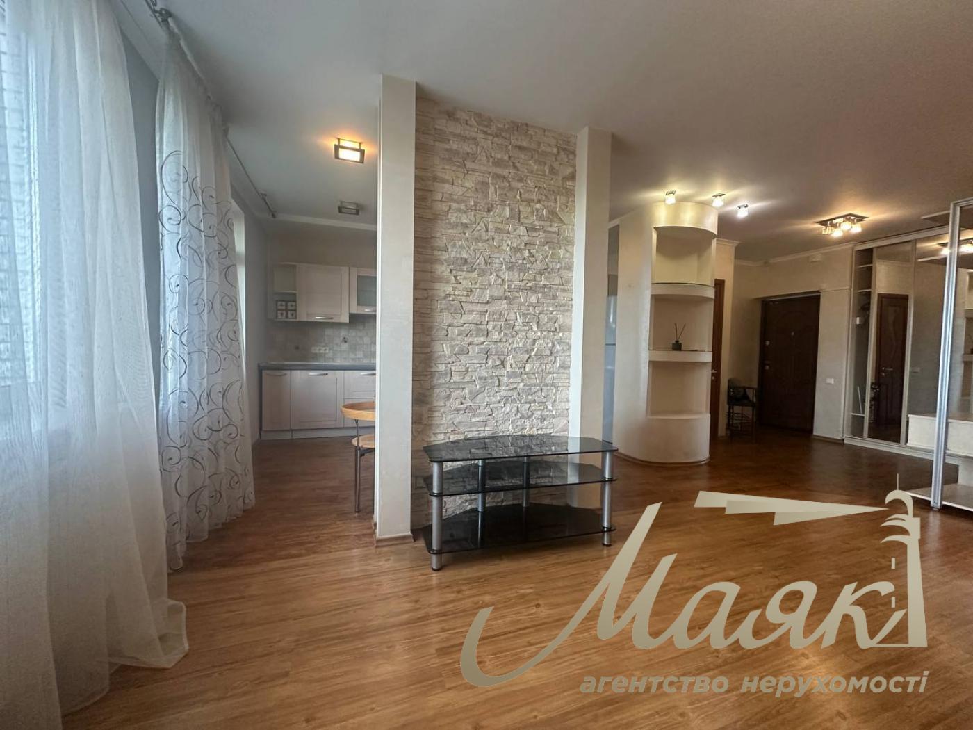 Оренда 3-х кімнатної квартири по вул.Степана Руданського 4-6,метро Сирець.